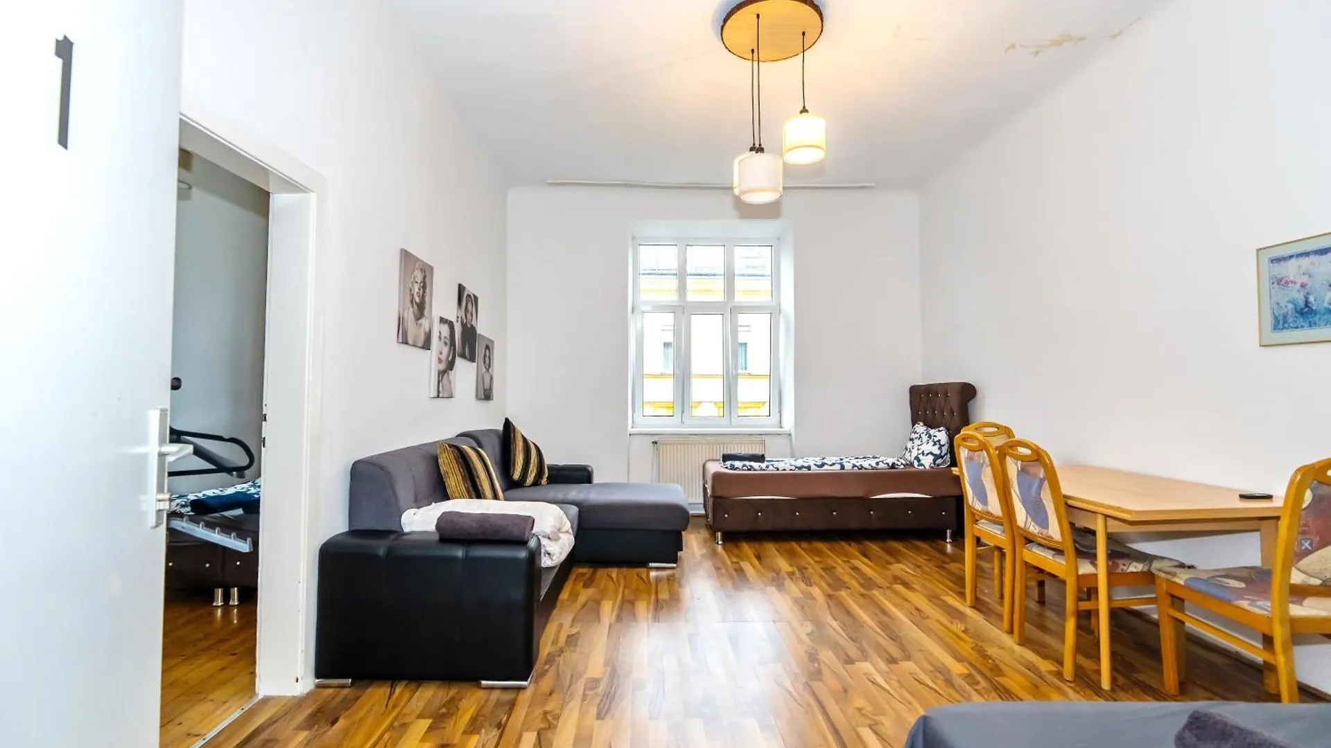 Family Rooms - 7 Minutes To Schoenbrunn Palace Wien Privat bolig